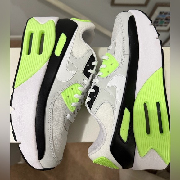 NIKE WOMENS AIR MAX 90 LV8 SNEAKERS-Photon Dust/White-Lime-Black-SIZE 8.5 - Picture 9 of 17